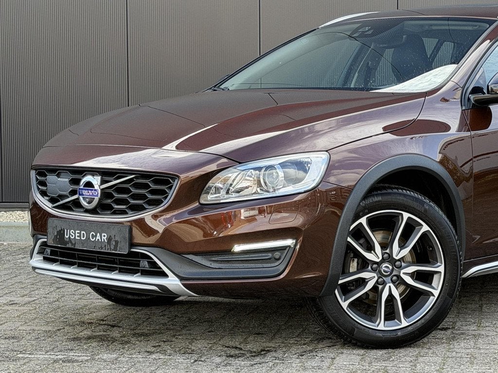 Volvo V60 Cross Country 2.0 D4 Summum Intellisafe Leder Schu, Auto's, Voorwielaandrijving, Automatische klimaatregeling, 168 €/maand