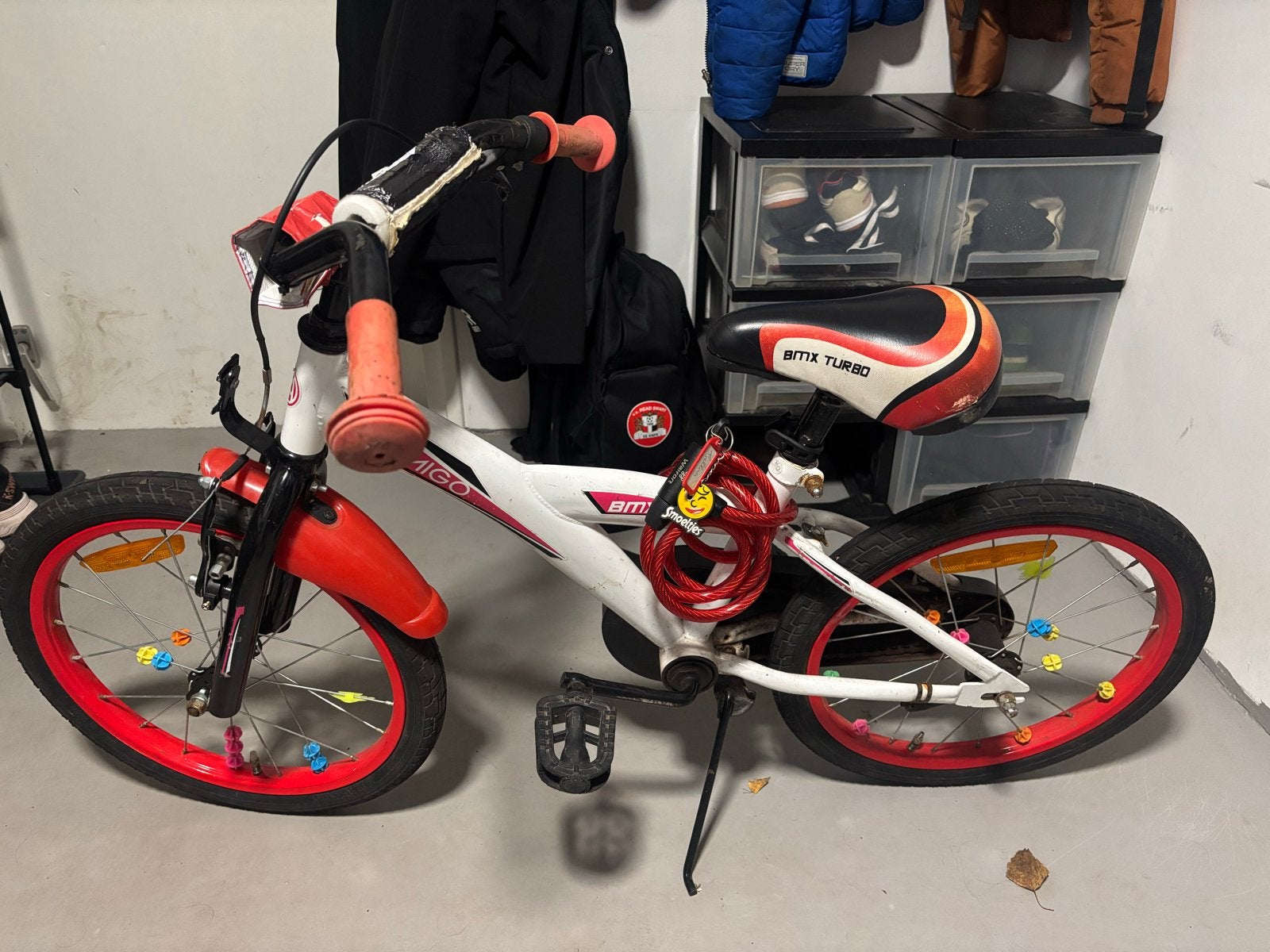 Stoere 18 inch BMX jongensfiets - Amigo Turbo, Fietsen en Brommers, Staal, Velgrem, V-brakes, Ophalen of Verzenden