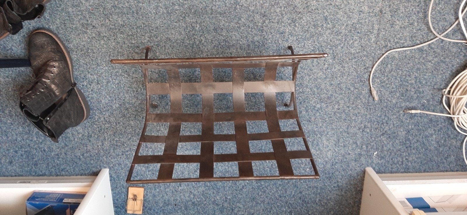 landelijke metalen krantenbak / lectuurbak, Ophalen, Gebruikt
