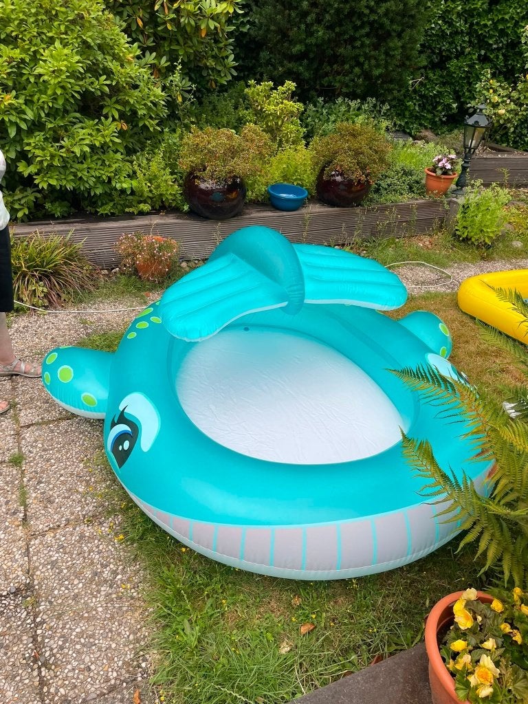kinderbad,afb.walvis,Intex met sproeier onder staart,2-4jr., Ophalen, Gebruikt, 80 tot 120 cm, Minder dan 200 cm
