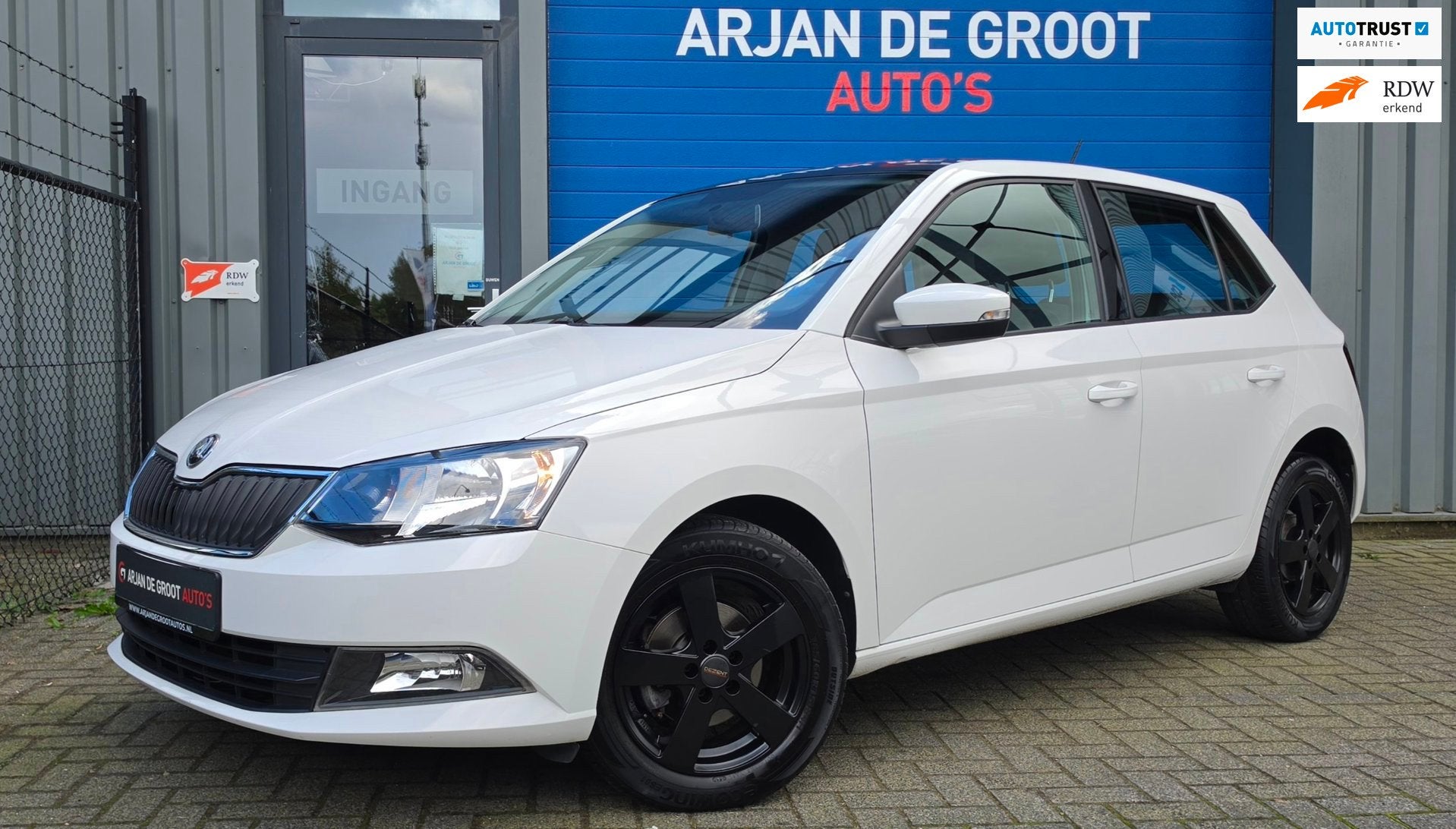Skoda Fabia 1.2 TSI Ambition Airco LM Velgen 4 Cilinder! PDC, Auto's, Stof, Gebruikt, 4 cilinders, Wit