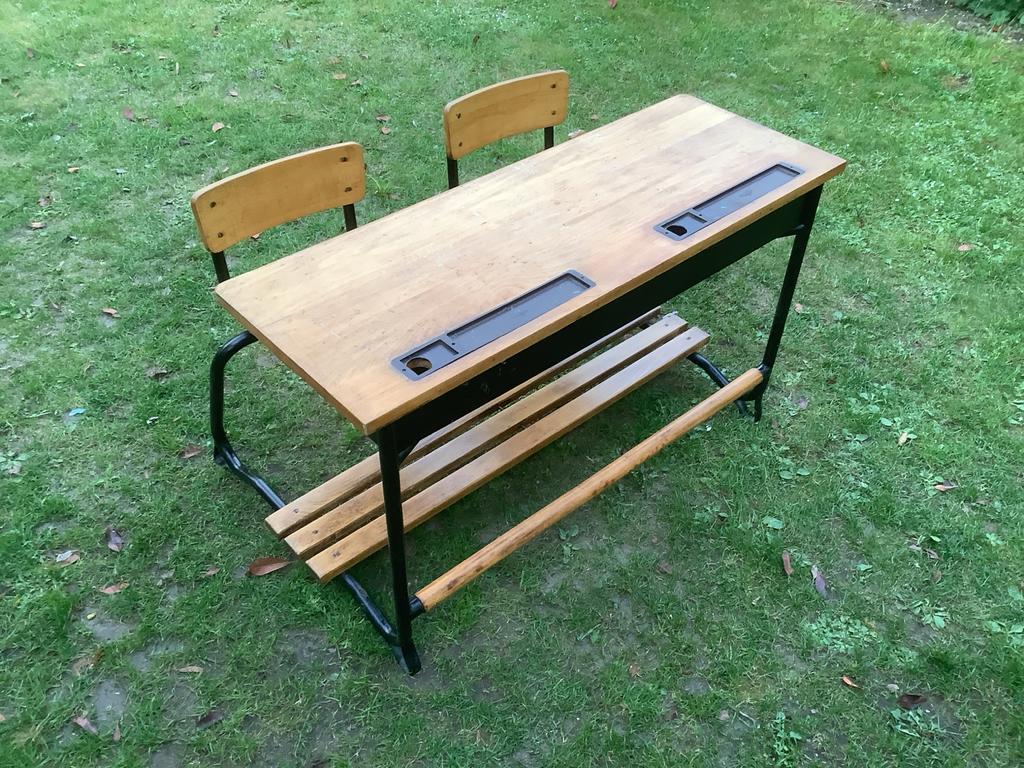Vintage schoolbank met twee stoeltjes, Antiek en Kunst, Antiek | Meubels | Stoelen en Banken, Ophalen