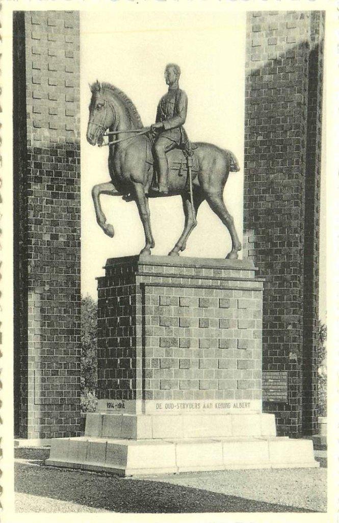 381-390-017 Nieuwpoort Monument Albert, Verzenden, Voor 1920, Overig Europa