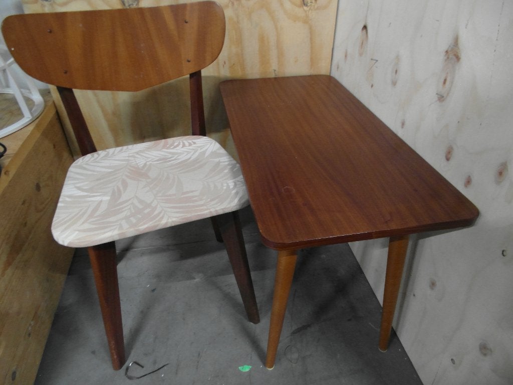 vintage salontafeltje met stoel 2switchonline, Ophalen