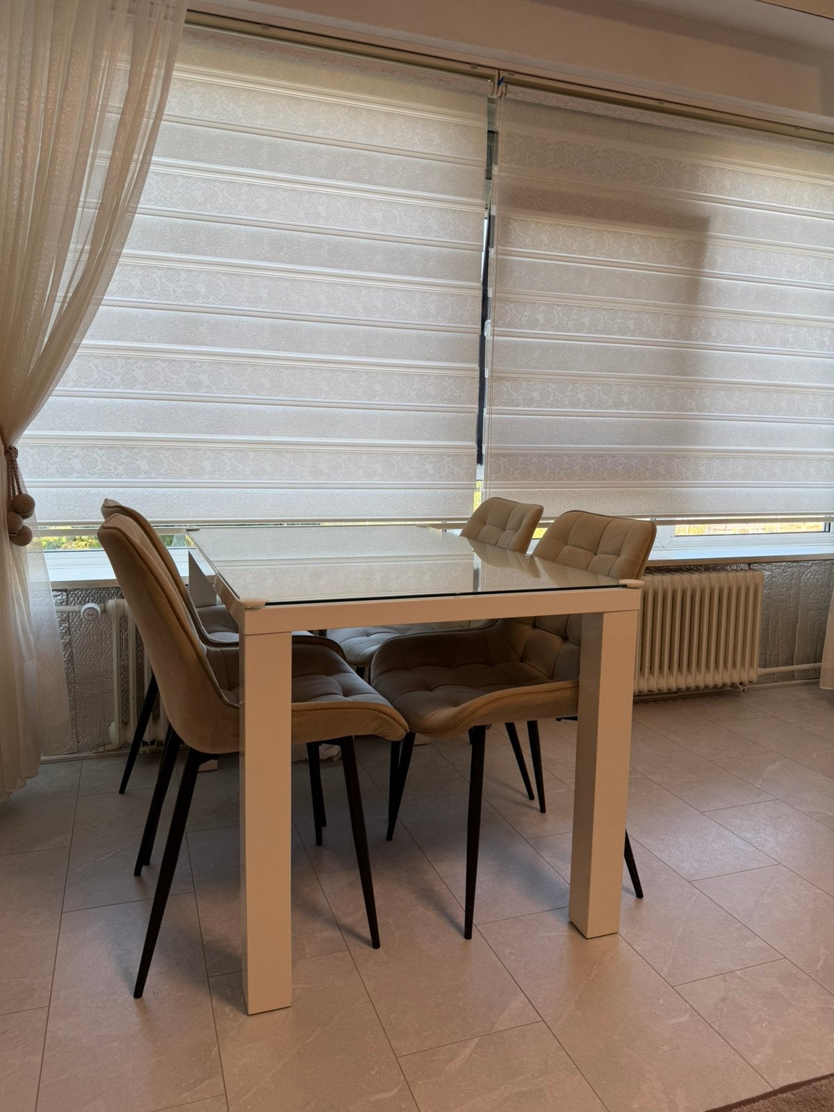 Prachtige eettafel zo goed als nieuw, Huis en Inrichting, Tafels | Eettafels, Ophalen, 200 cm of meer, 50 tot 100 cm, Rechthoekig