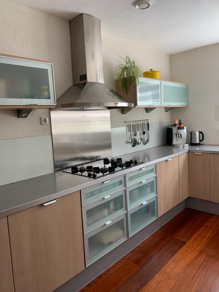 Complete Bruynzeel Keuken met diverse apparatuur, Huis en Inrichting, Keuken | Complete keukens, Gebruikt, Hoekkeuken, Bruin, Overige materialen