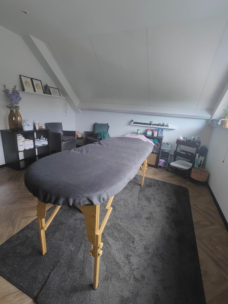 Mooie houten massagetafel. Lekker breed. (71 cm), Hobby en Vrije tijd, Ophalen