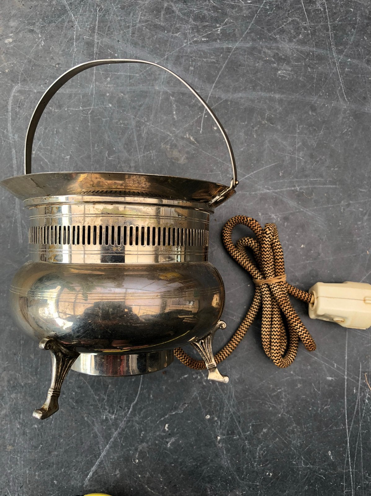 Klein’s Molly warmhoudplaatje, Ophalen