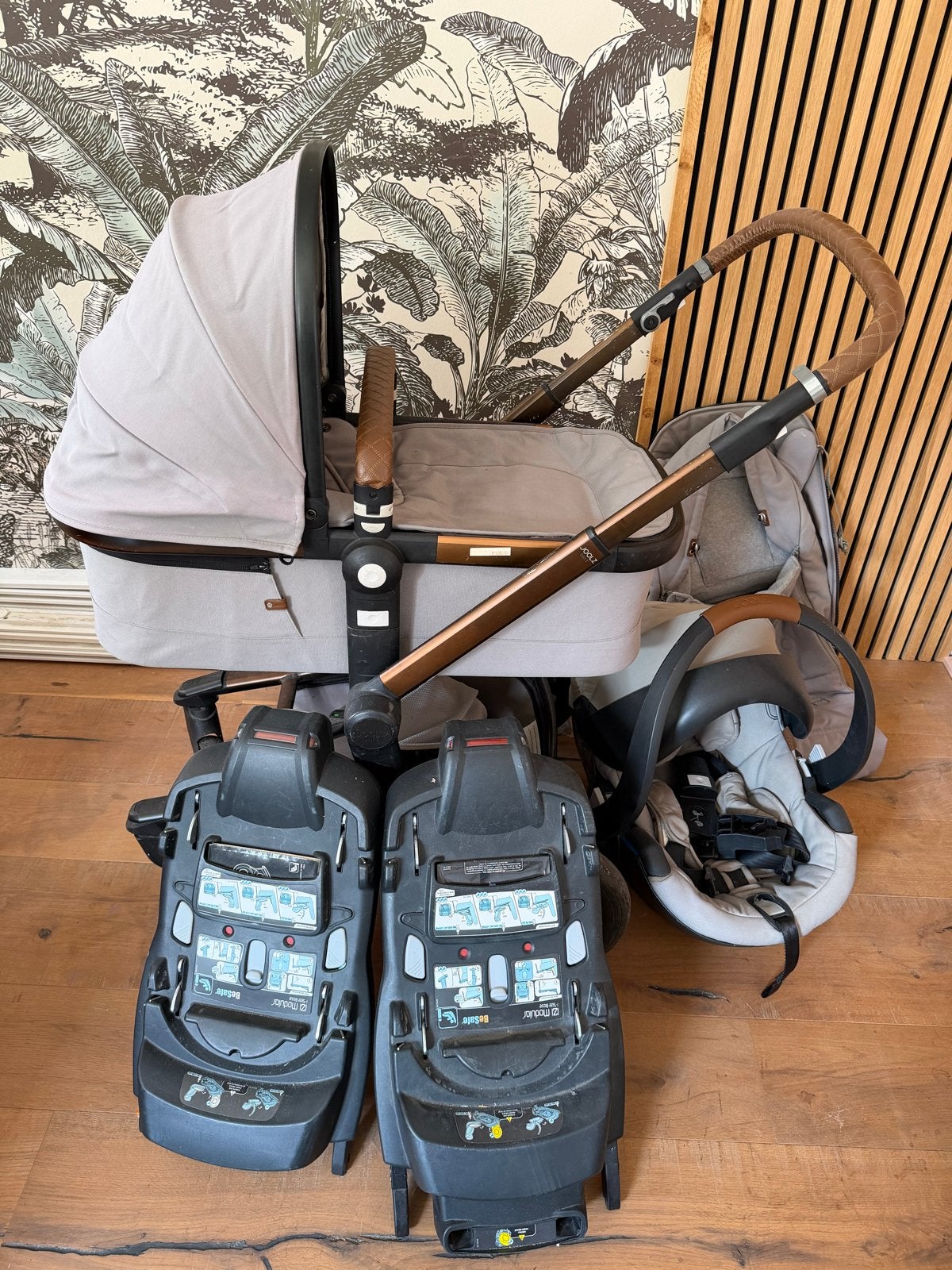 Joolz kinderwagen met BeSafe autostoel en 2 Isofix bases, Kinderen en Baby's, Autostoeltjes, Gebruikt, 0 t/m 18 kg, Zijbescherming