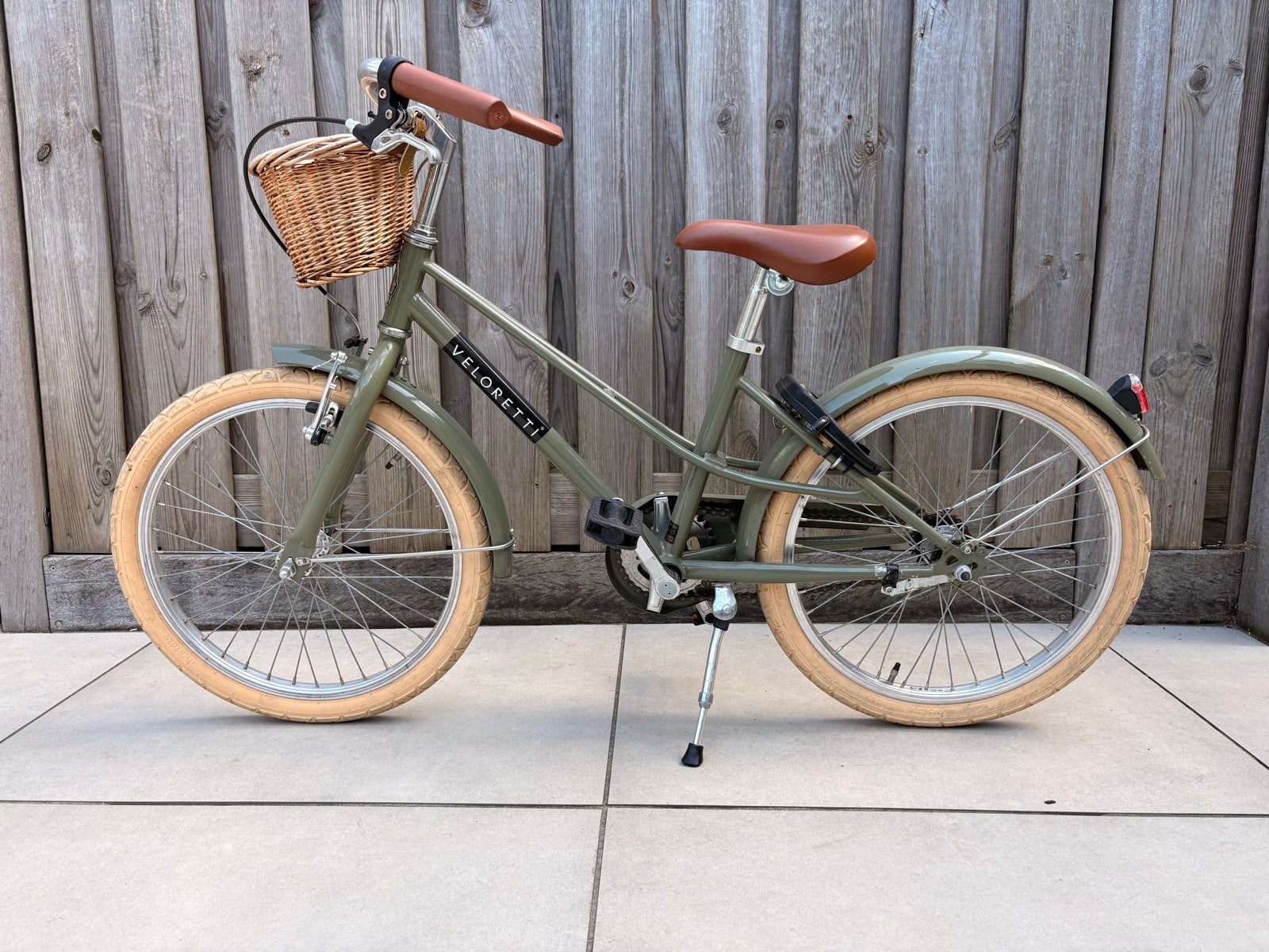 Veloretti kinderfiets 20 inch met mandje, Ophalen, Zo goed als nieuw, Velgrem, 20 inch of meer