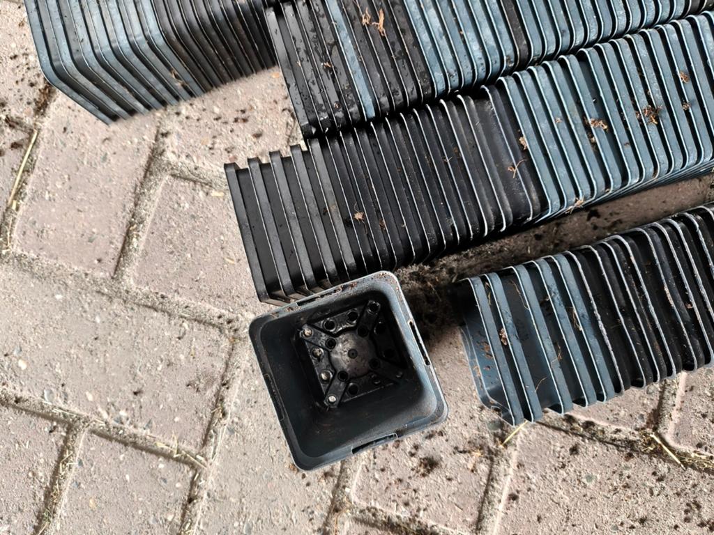 Kweekpotjes vierkant en rond, Tuin en Terras, Ophalen of Verzenden, Kweekbak