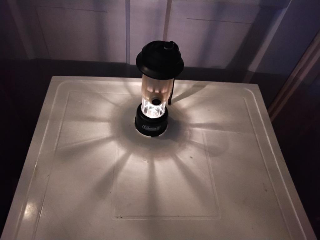 Camping lamp, Caravans en Kamperen, Kampeeraccessoires, Ophalen of Verzenden, Zo goed als nieuw