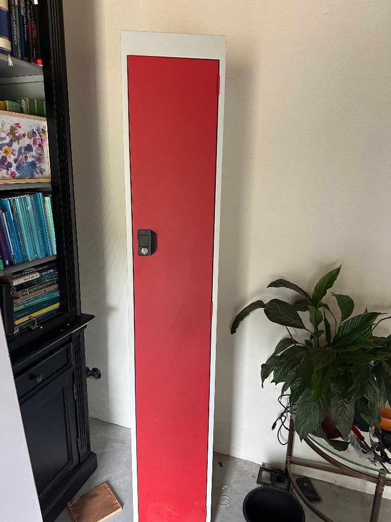 Metalen garderobekast / lockerkast, Huis en Inrichting, Ophalen, Zo goed als nieuw