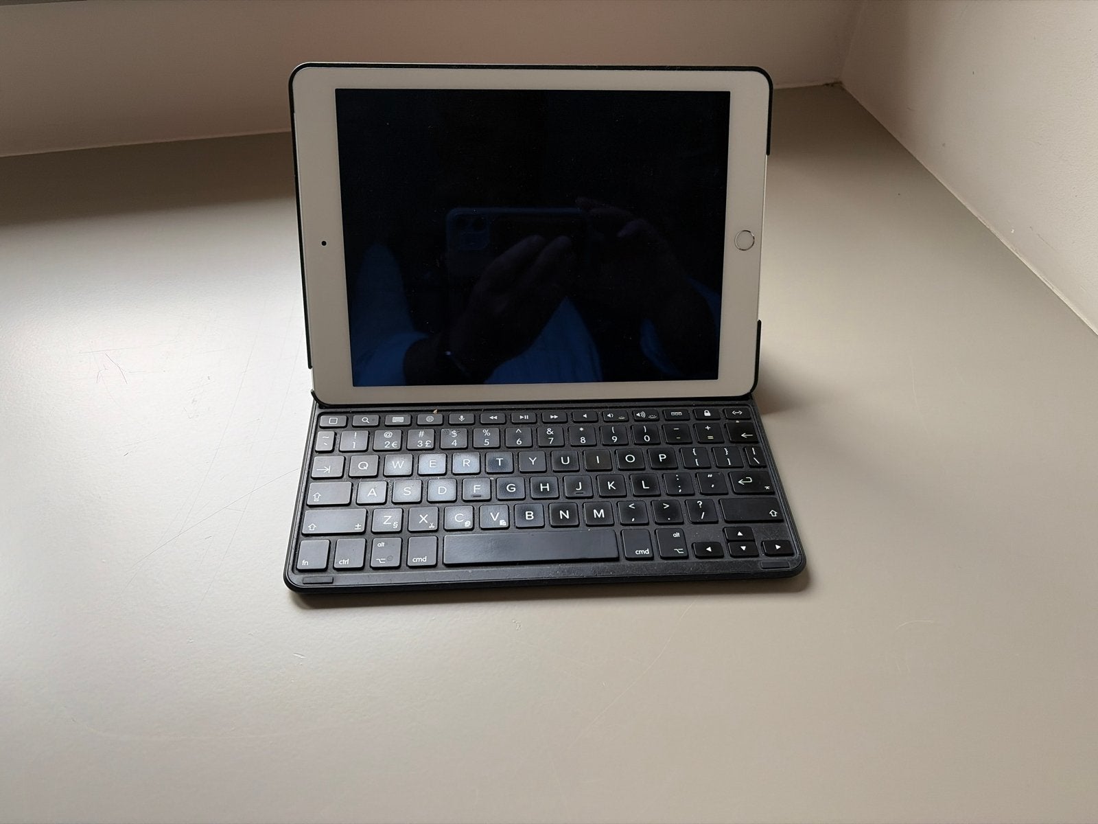 Apple iPad met toetsenbord en hoes, Computers en Software, Gebruikt, 32 GB, Apple iPad, Zwart
