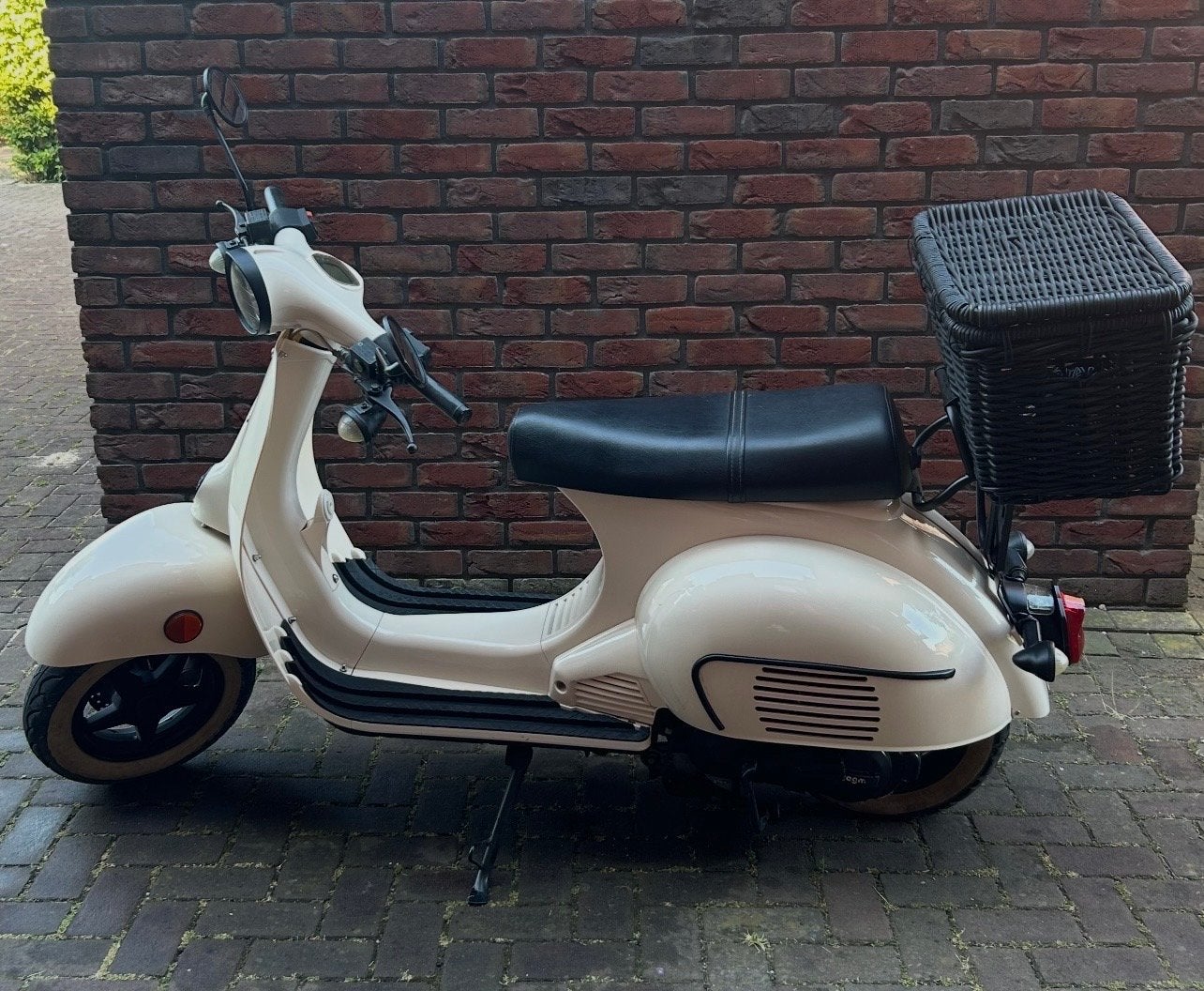 AGM Vintage retro (Vespa) scooter, Ophalen, Zo goed als nieuw, Benzine, Overige merken