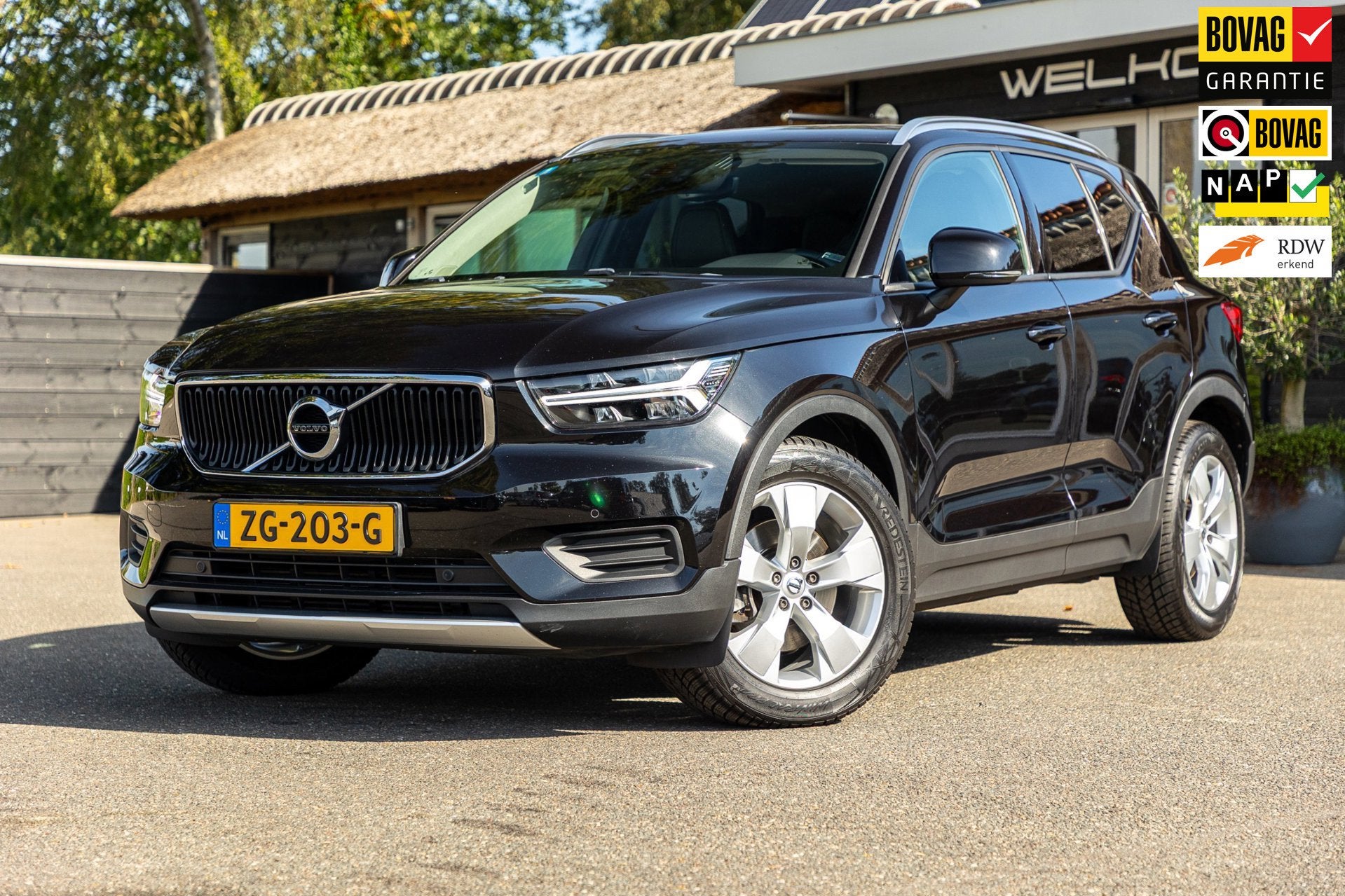Volvo XC40 2.0 T4 Momentum Pro I Camera I apple android I ze, Auto's, 1969 cc, Zwart, Origineel Nederlands, Bedrijf