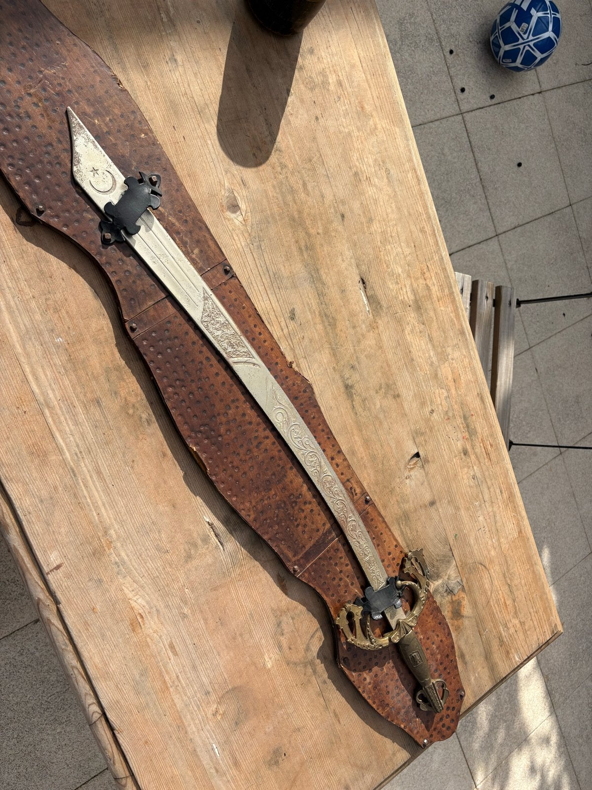 Decoratief zwaard met Ottomaanse symbolen, Ophalen