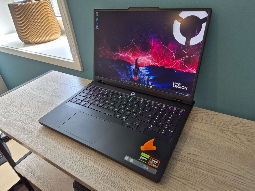 Legion Pro 5 | RTX 5070, Ryzen 9 8940HX, 32GB DDR5, 1TB NVME, Computers en Software, Niet ingevuld, Met videokaart, 32 GB, AMD Ryzen 9 8940HX