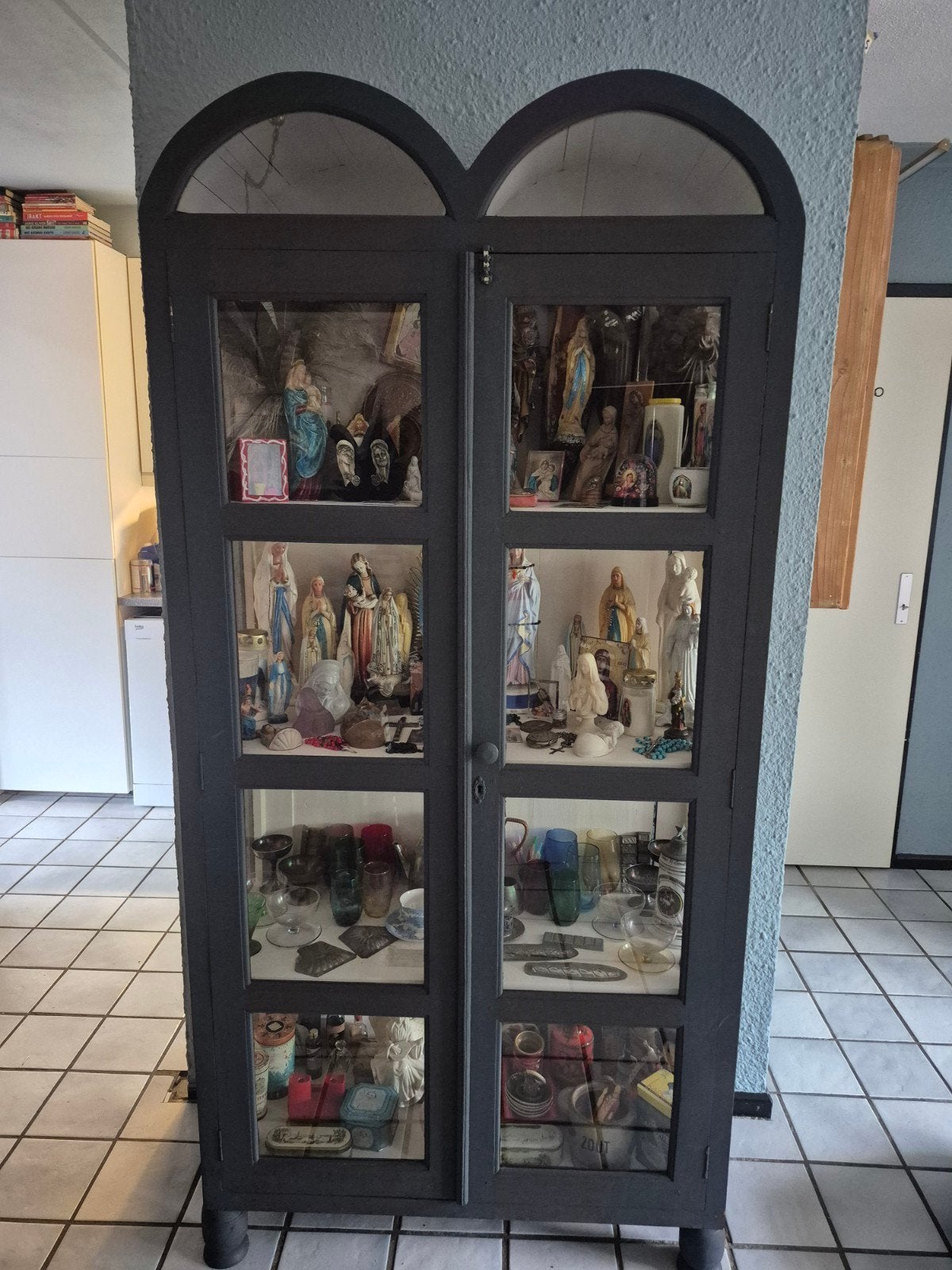 Originele Teakhouten Vitrinekast - Antracietgrijs, 200 cm of meer, 25 tot 50 cm, Klassiek, Brocante, Gebruikt