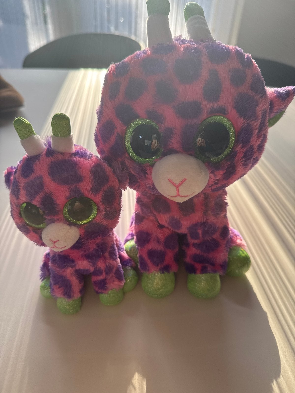 Leuke Ty Beanie Boos giraffe knuffels - roze/paars, Overige typen, Ophalen of Verzenden, Zo goed als nieuw, Middelgroot (20 tot 80 cm)