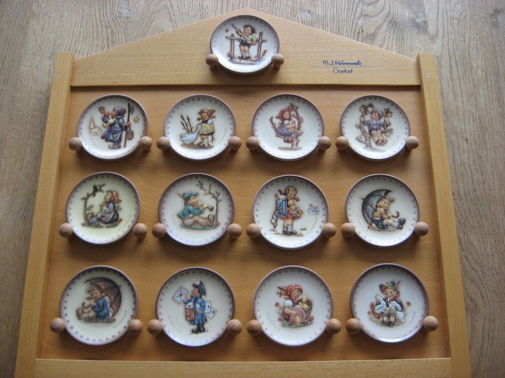 Ophangrek met 21 Bordjes MJ Hummel - Goebel, Ophalen