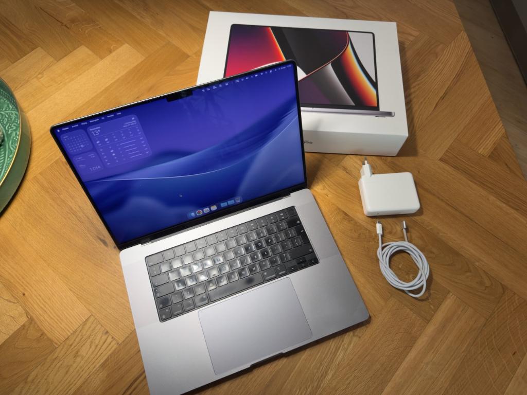Apple MacBook Pro 16" M1 Max (10 CPU/24 GPU) 32GB/1TB, MacBook Pro, 1 TB of meer, Ophalen of Verzenden, Zo goed als nieuw