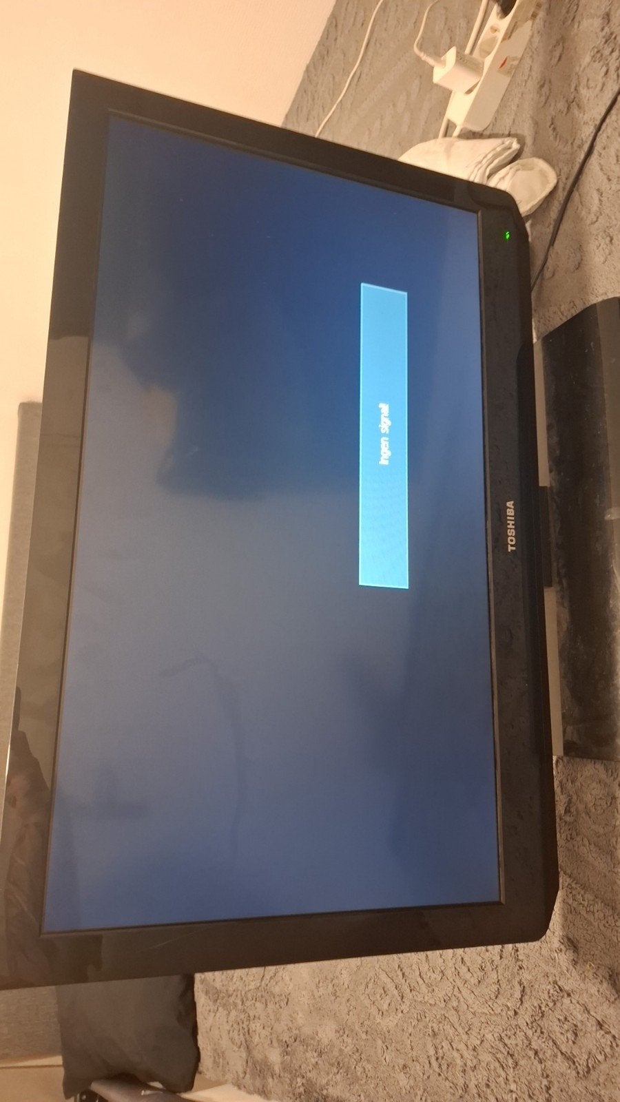 Toshiba LCD TV 32EL833G - mist kabel en afstandsbediening, Audio, Tv en Foto, Ophalen, 50 Hz, 80 tot 100 cm, Gebruikt