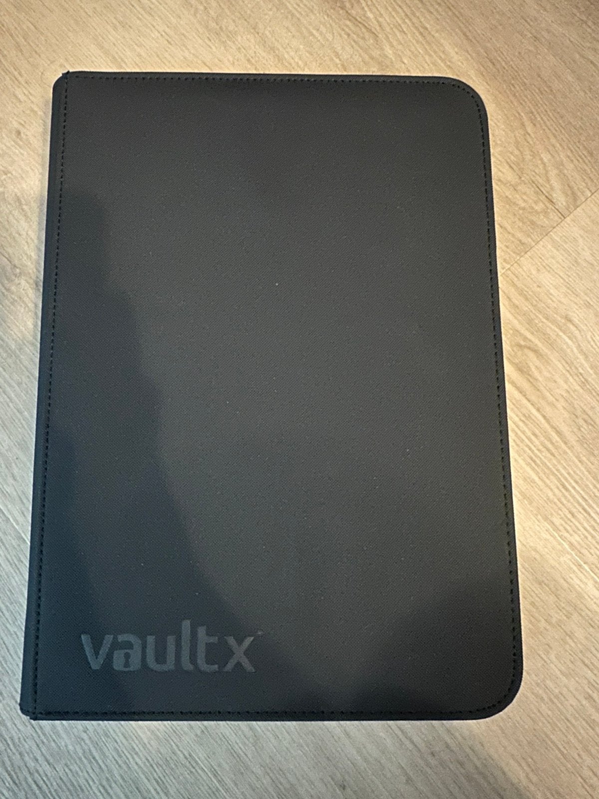VaultX pokemon binder leeg, Hobby en Vrije tijd, Verzamelkaartspellen | Pokémon, Ophalen of Verzenden, Zo goed als nieuw, Overige typen