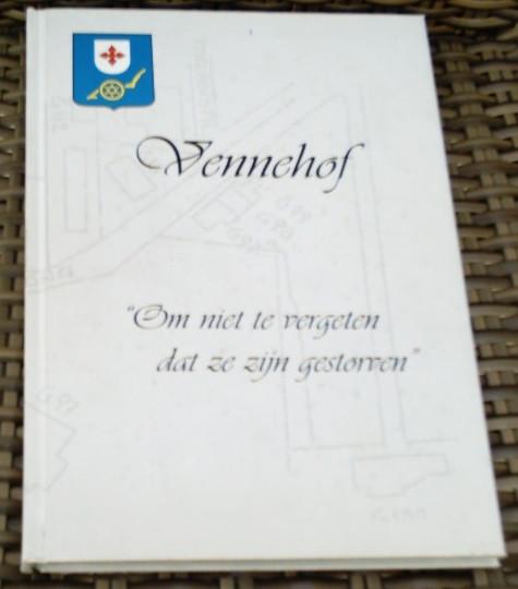 Vennehof. Herdenkingsboek burgerslachtoffers Rosmalen WO2., Ophalen of Verzenden, Tweede Wereldoorlog, Zo goed als nieuw, Overige onderwerpen