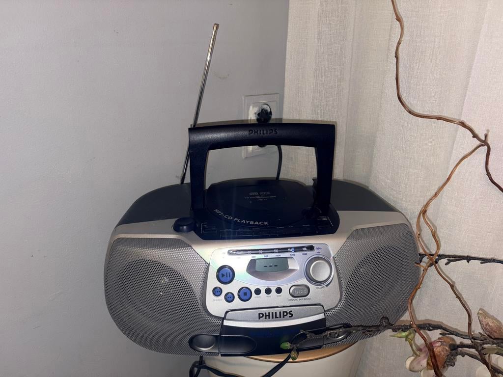 Philips AZ1226 draagbare cd cassette radio, Audio, Tv en Foto, Radio's, Ophalen of Verzenden, Zo goed als nieuw, Overige typen