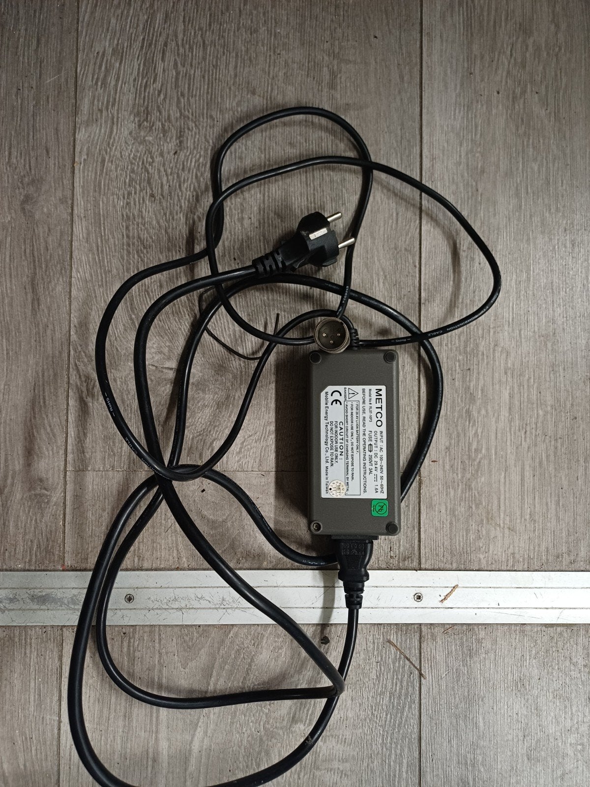 METCO Fiets Acculader - 29.4V 1.8A, Gebruikt