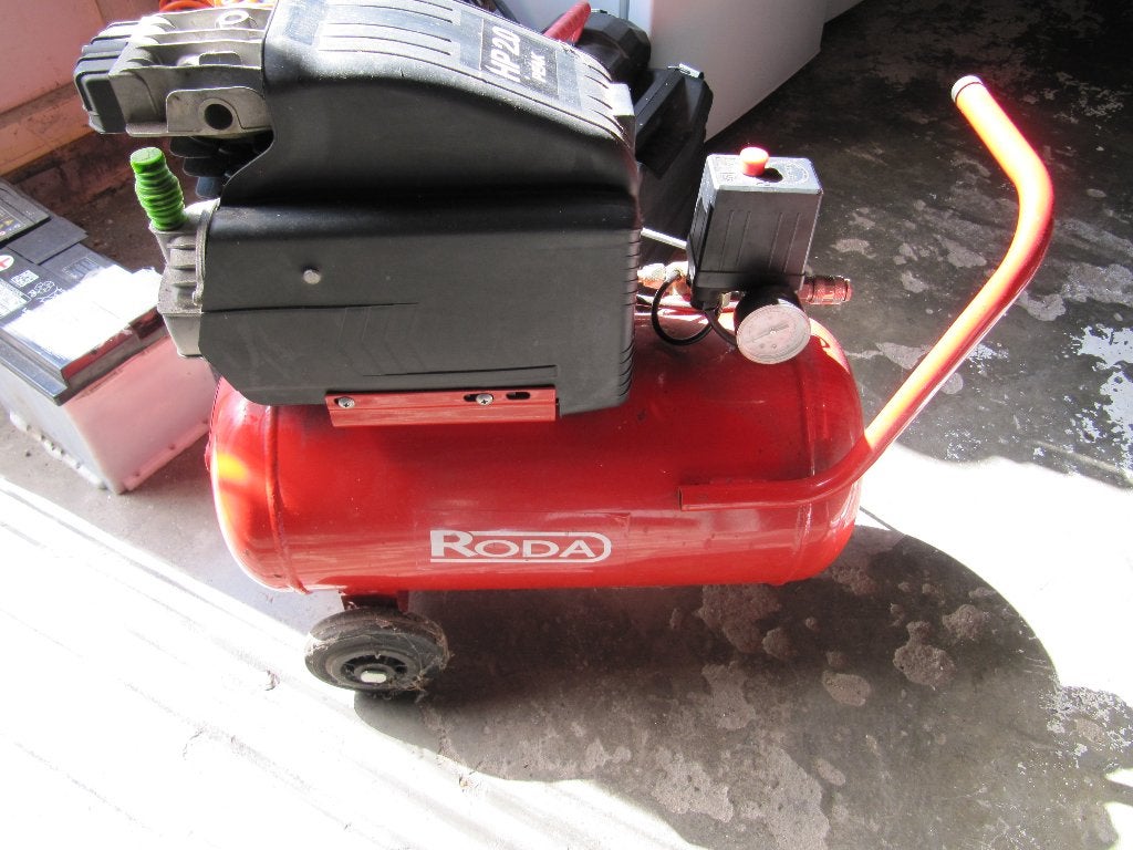 compressor Roda, Ophalen, Gebruikt, 6 tot 10 bar, Minder dan 200 liter/min