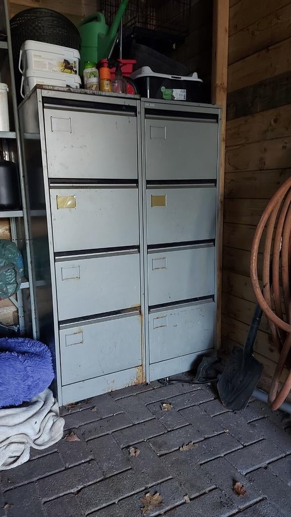 2 gereedschap kasten, Huis en Inrichting, Kasten | Roldeurkasten en Archiefkasten, Ophalen