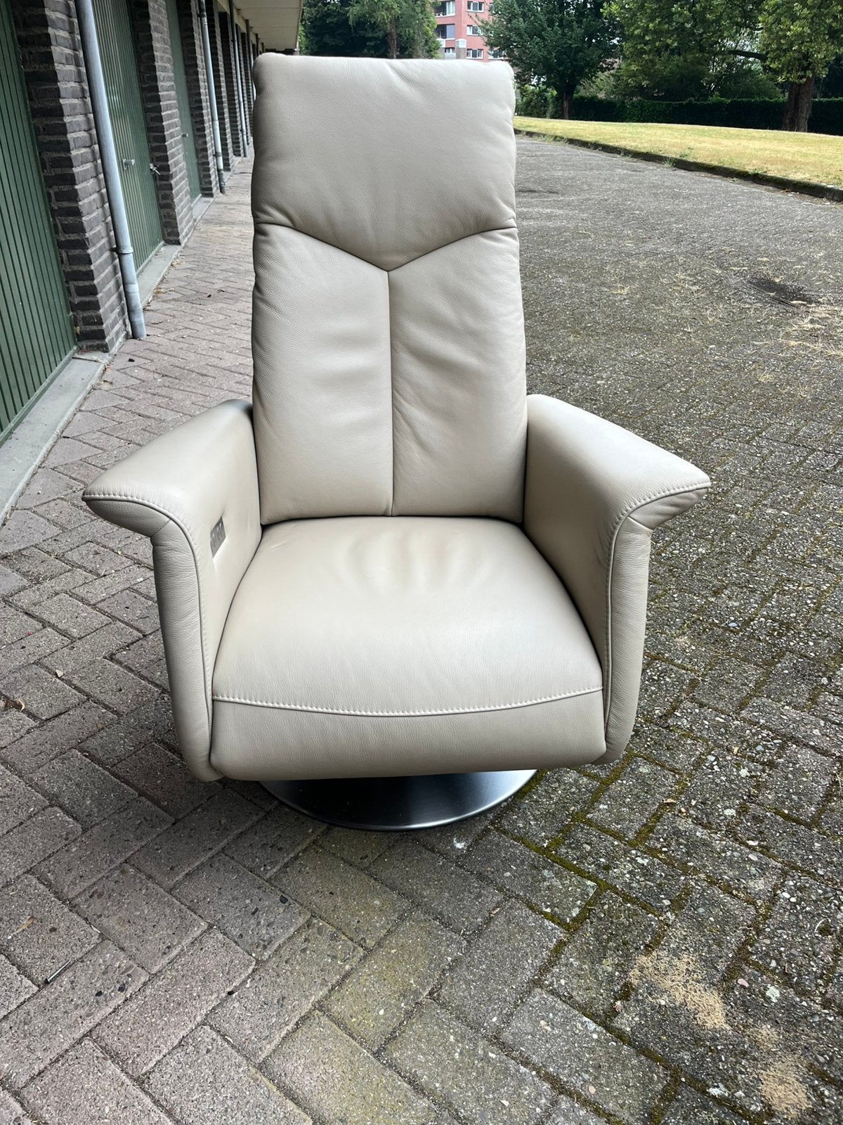 Elektronische relax stoel op accu, Huis en Inrichting, Fauteuils, Ophalen, Zo goed als nieuw, 50 tot 75 cm