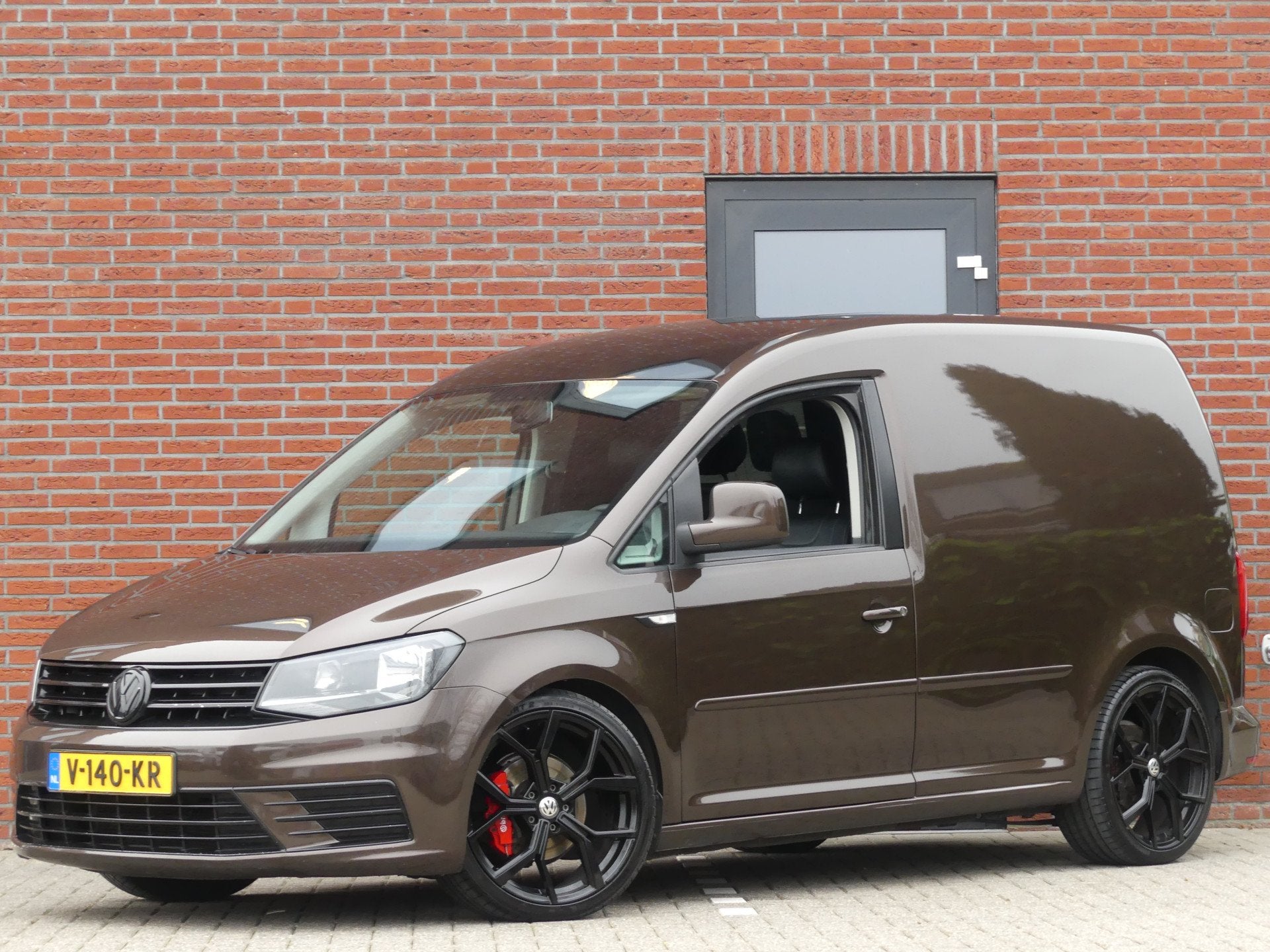 Volkswagen Caddy 2.0 TDI 180PK MARGE AUTO Leer/Trekhaak/Came, Auto's, Gebruikt, 4 cilinders, Bruin, Volkswagen