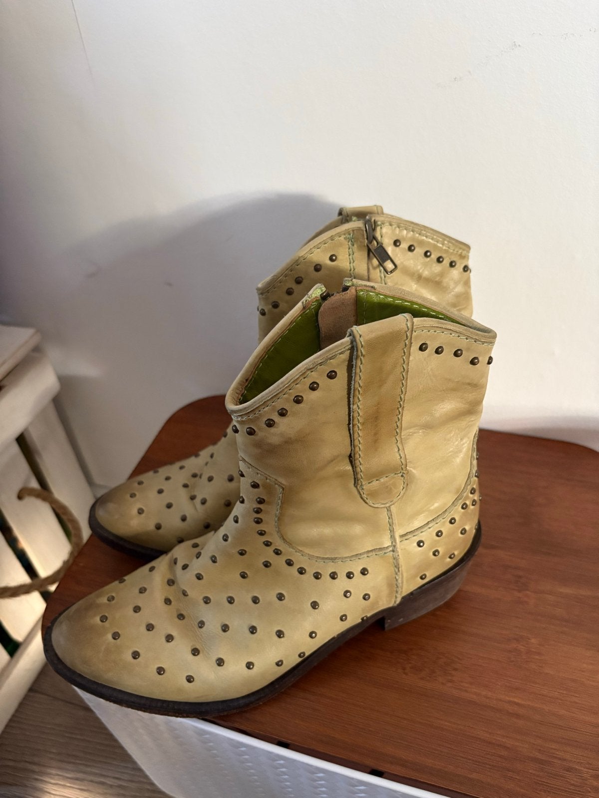Lazamani cowboylaarzen met studs - Maat 37, Ophalen of Verzenden, Gedragen, Beige, Lage of Enkellaarzen