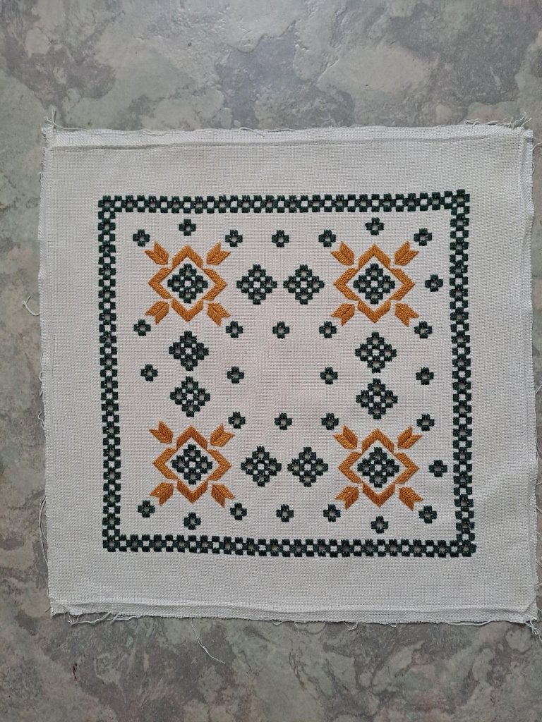 Borduurwerk "Hardanger"(kleur), Ophalen of Verzenden, Gebruikt, Handborduren, Onderdeel of Toebehoren