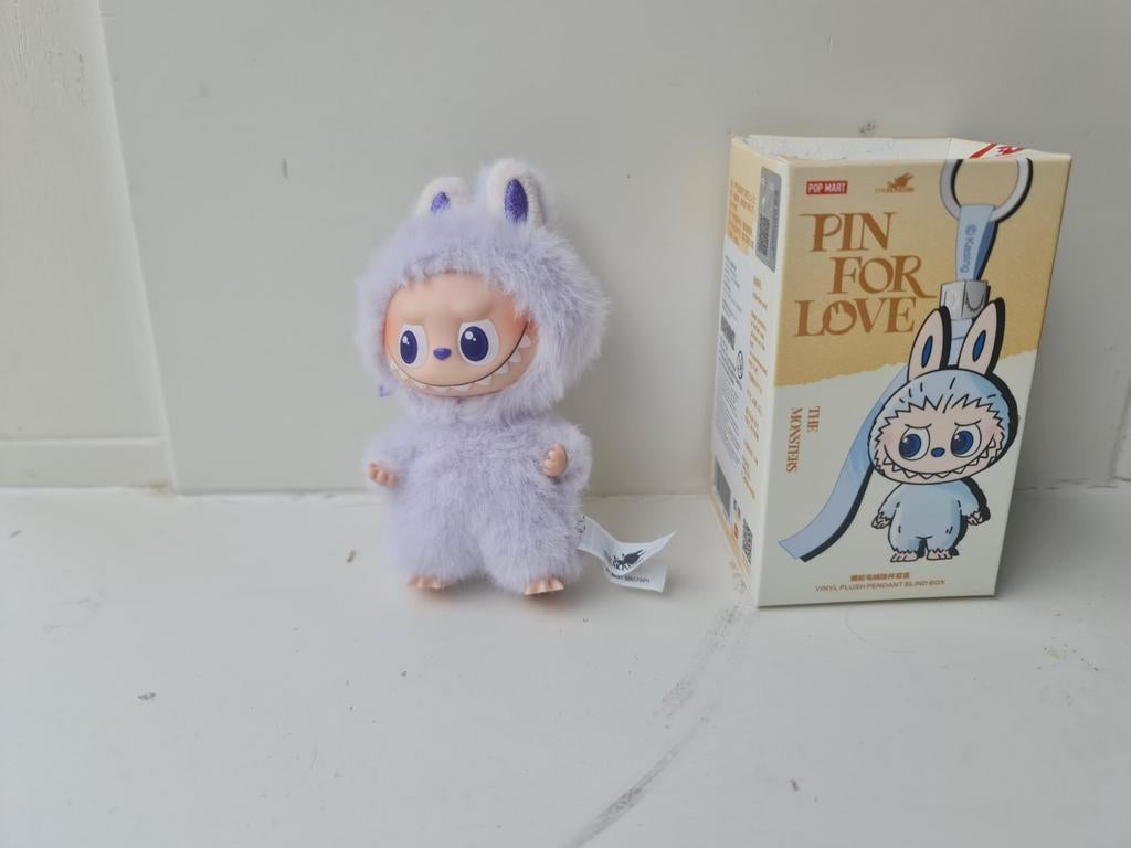 Labubu Pop Mart The Monsters Pin For Love, Paars, Met doos, Overige karakters, Ophalen of Verzenden