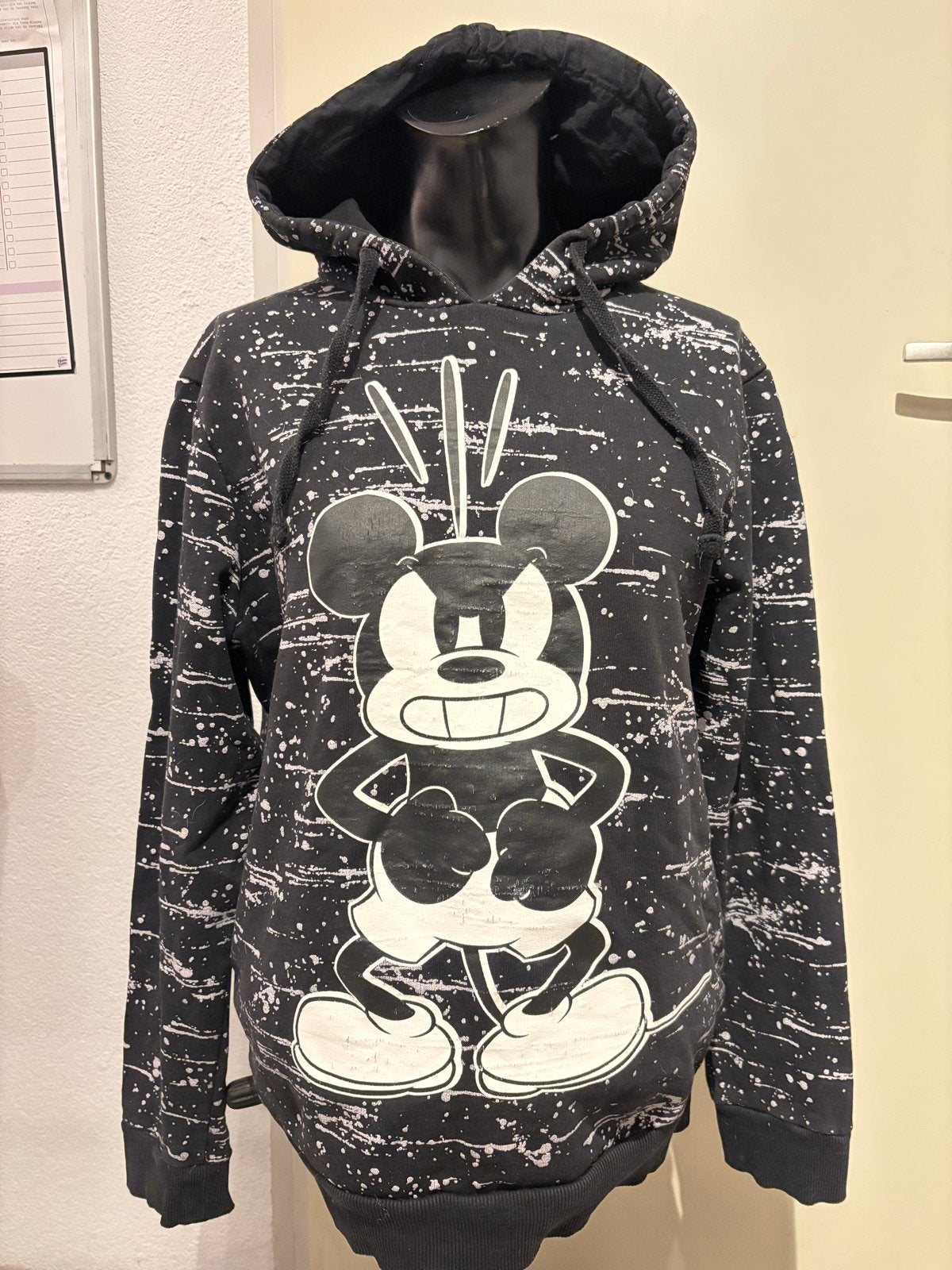 Disney Mickey Mouse Hoodie - Zwart met spetters - Maat M, Ophalen of Verzenden, Zo goed als nieuw, Maat 48/50 (M), Zwart