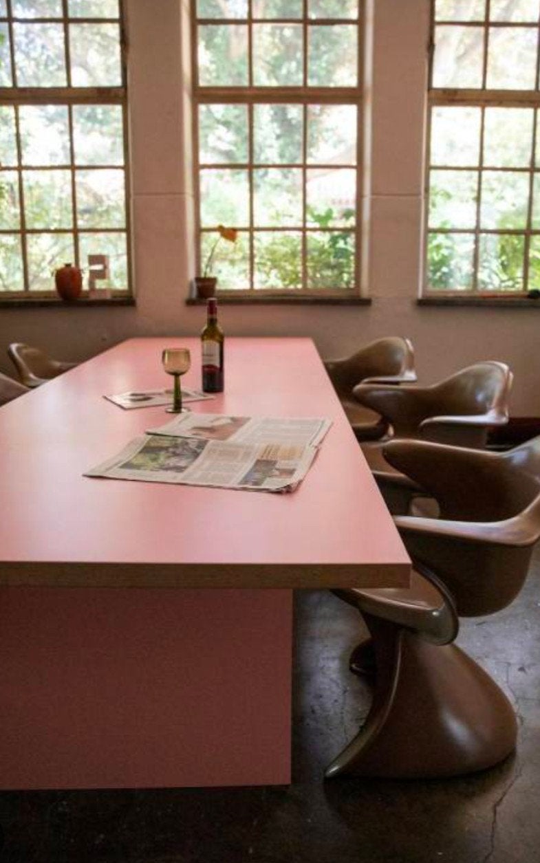 GEZOCHT! HK Living eettafel roze 280cm, Huis en Inrichting, Tafels | Eettafels, 100 tot 150 cm, 200 cm of meer, Ophalen of Verzenden