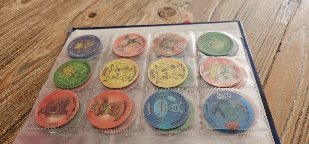 Pokémon Flippo verzameling in map - veel holo / Johto / Sur, Verzamelen, Flippo's, Ophalen of Verzenden, Verzameling, Met verzamelmap(pen)