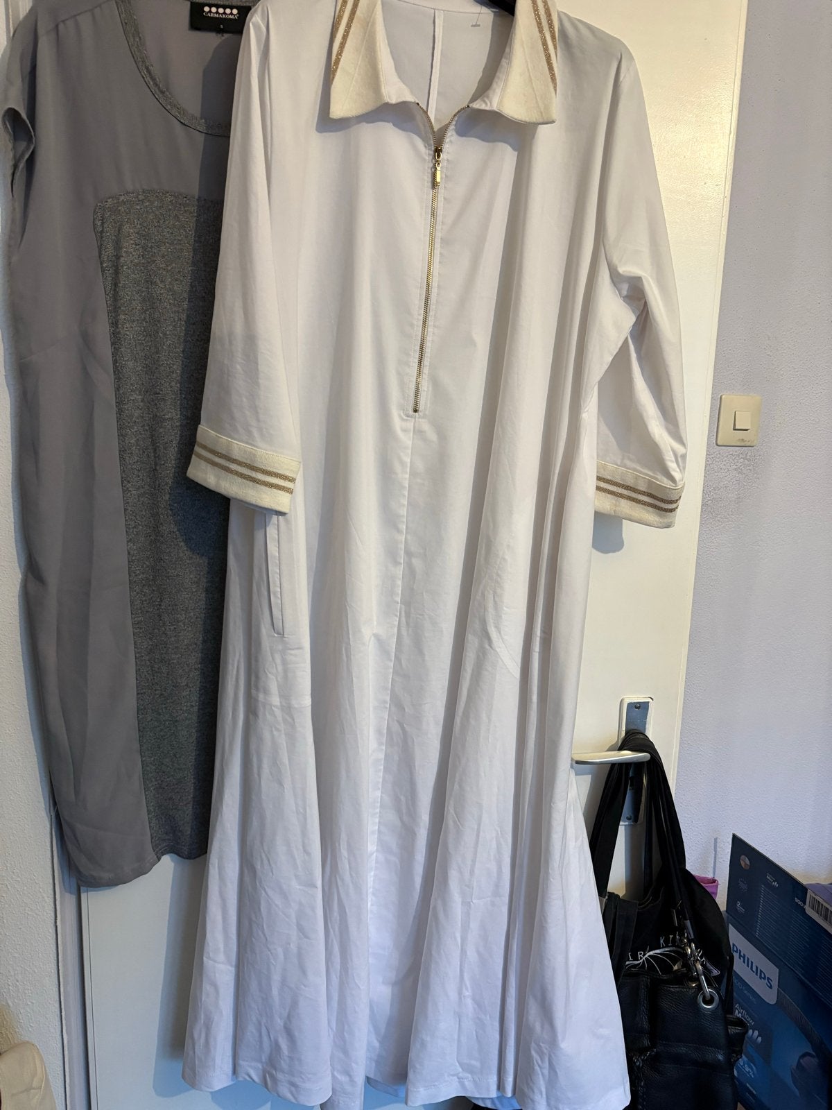 Yoek Witte Jurk met Gouden Details, maat M/L, Kleding | Dames, Grote Maten, Yoek, Nieuw, Ophalen of Verzenden, Wit