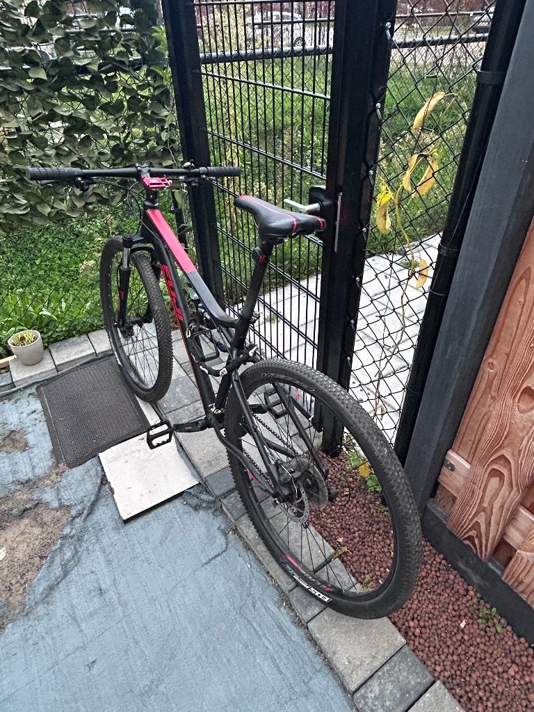 Fuji Mountainbike - Zwart/Roze - Zo goed als nieuw, Gebruikt, 57 cm of meer, Hardtail, Heren