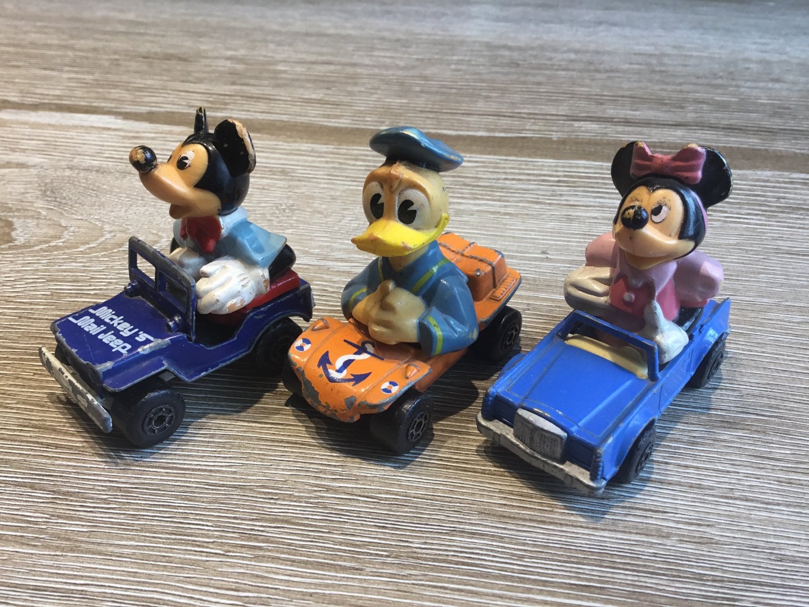 Vintage 3 Disney Matchbox auto's: Mickey, Donald, Minnie, Ophalen of Verzenden, Gebruikt
