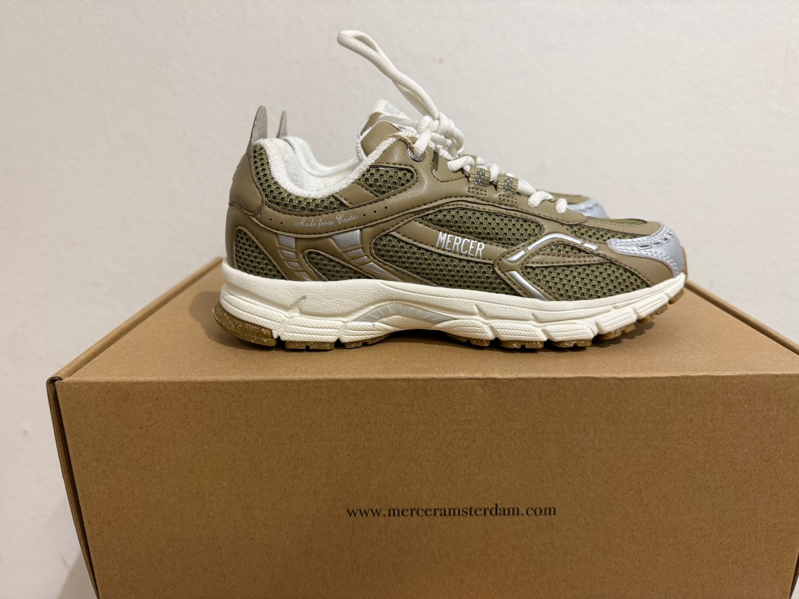 Te koop nieuwe Mercer Re Run Cactus olive silver, Postlaan 3, Mercer, Nieuw, Ophalen of Verzenden