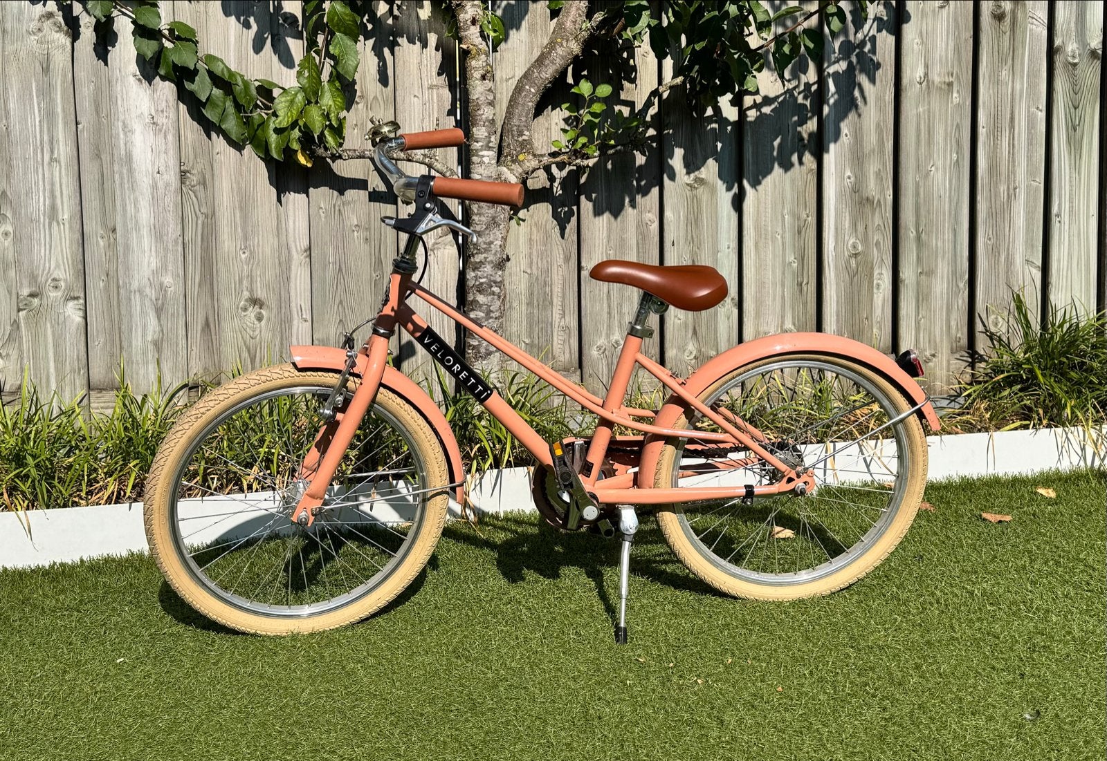 Veloretti kinderfiets junior 20 inch zalmroze, Fietsen en Brommers, Ophalen, Gebruikt, Terugtraprem, 16 tot 20 inch