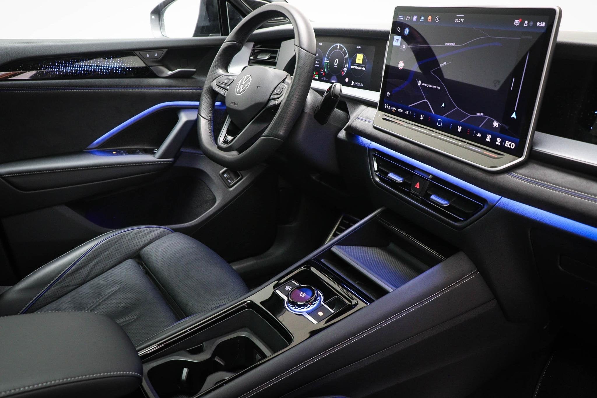 Volkswagen Tayron 1.5 eHybrid R-Line Edition | PANORAMADAK |, 4 cilinders, Met garantie (alle), 150 min, Verblindingsvrij grootlicht
