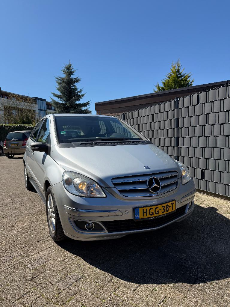Mercedes-Benz Mercedes B200 2005 Grijs automaat, 136 pk, 1290 kg, 400 kg, 1500 kg