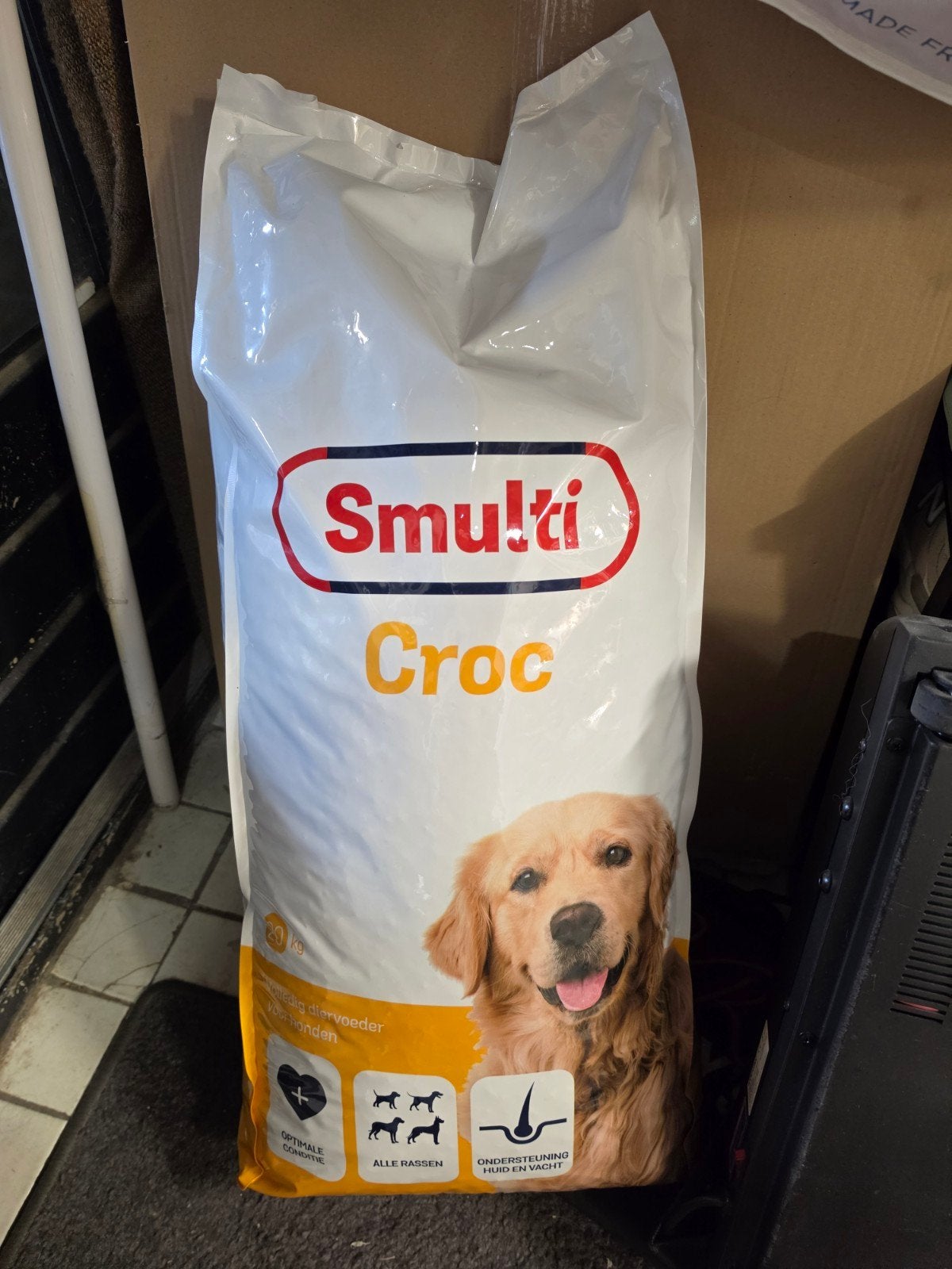 2 x 20 kilo zakken Hondenbrokken Smulti croc, Dieren en Toebehoren, Ophalen, Hond