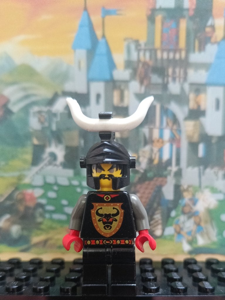 Lego Knights Kingdom I - Cedric the Bull (Robber Chief)Black, Gebruikt, Lego, Ophalen of Verzenden, Minifiguur